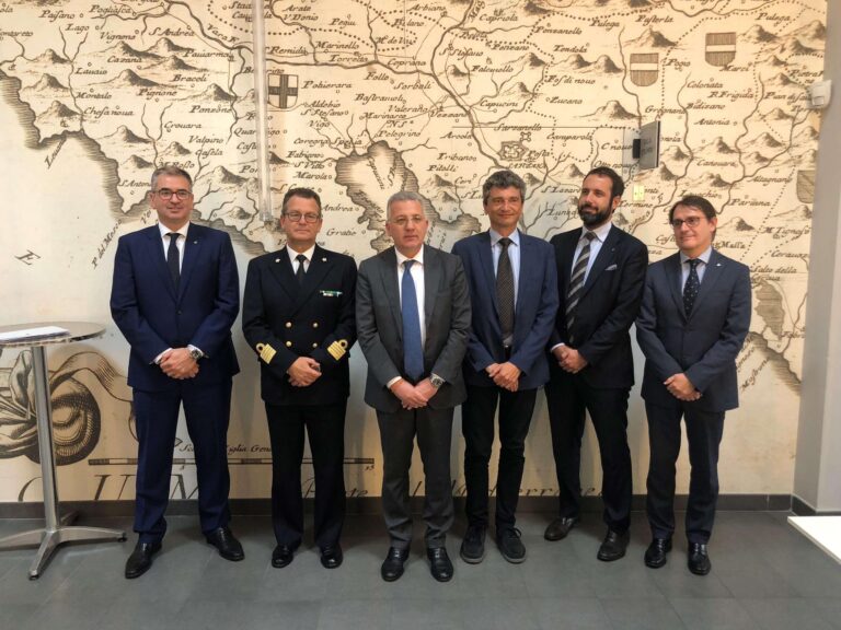Riduzioni inquinanti da navi da crociera: firmato accordo alla Spezia