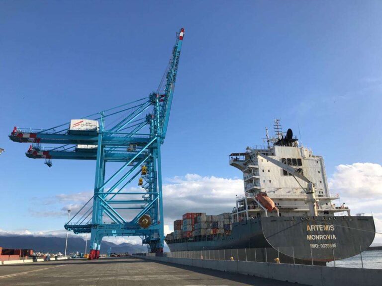Corso gratuito per gruista di banchina per Apm Terminals Vado Ligure, prorogata scadenza bando