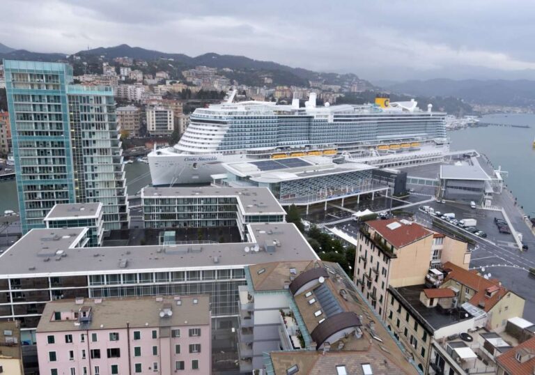 Costa Deliziosa, Giampedrone: «Continuano gli sbarchi protetti, nave è covid free»