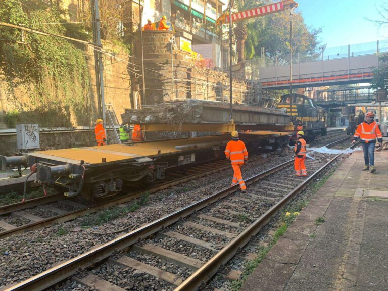 Treni: ripresa la regolare circolazione tra Genova Voltri e Sestri Ponente