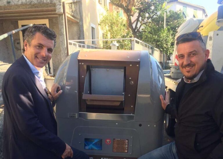 Rapallo, in corso la sostituzione dei cassonetti per incoraggiare la differenziata
