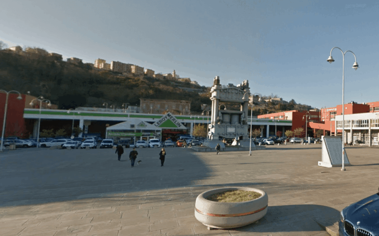 Leroy Merlin cerca venditore specialista per Bagno e Suolo, sede Genova