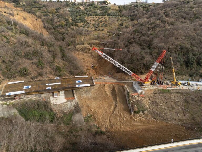 A6: varato l’impalcato del nuovo viadotto in anticipo rispetto al programma iniziale