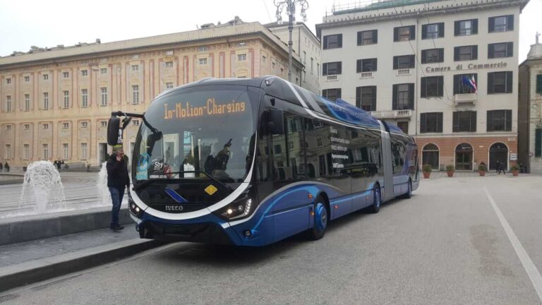 Amt sperimenta a Genova il Crealis di Iveco