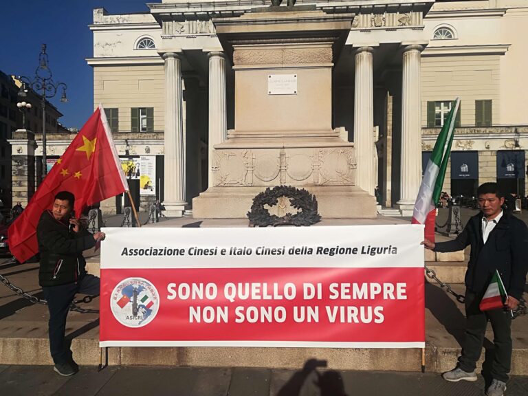Cinesi in piazza a Genova: siamo quelli di sempre, non siamo dei virus