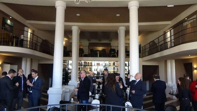 Scalinata Borghese, già oltre 8 mila avventori dall’inaugurazione