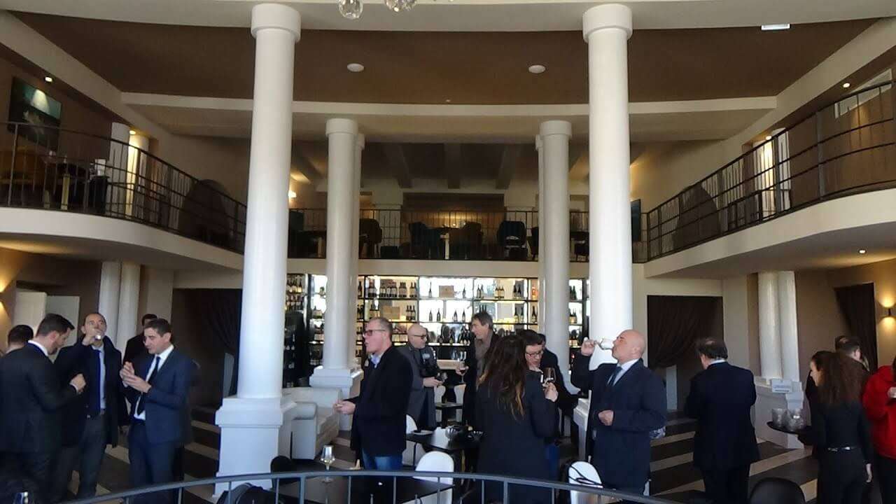 Scalinata Borghese, già oltre 8 mila avventori dall’inaugurazione