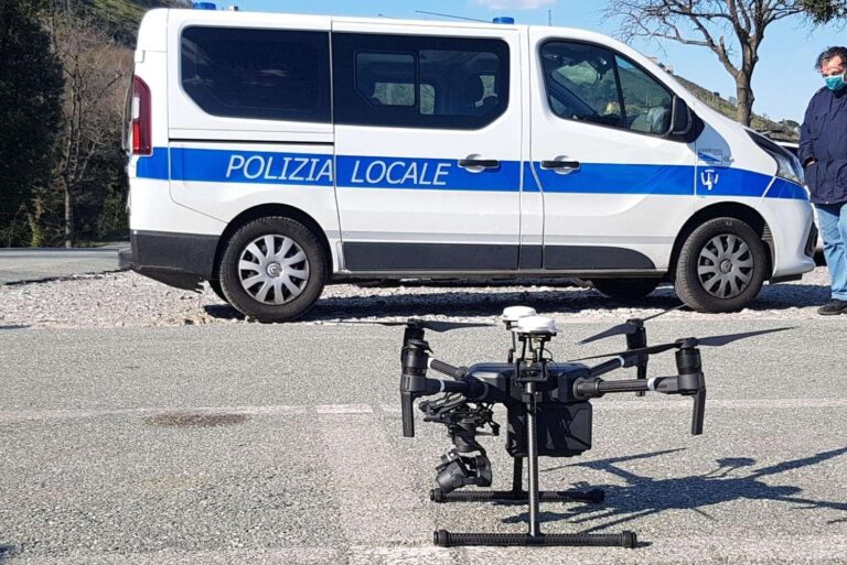 Coronavirus, Genova: droni sulla città per controllare il rispetto delle norme – Video