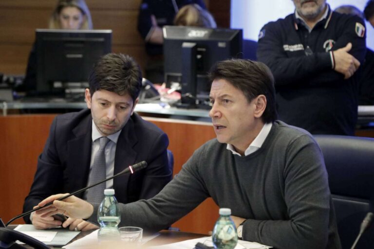 Coronavirus, le ulteriori restrizioni firmate dal ministro Speranza