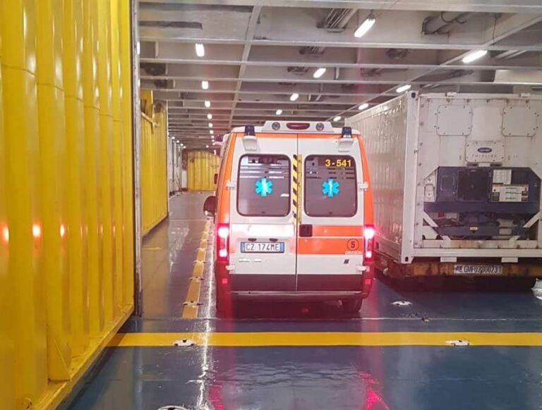 Nave-ospedale Gnv Splendid: sale a 21 il numero dei pazienti, in corso lavori di ampliamento