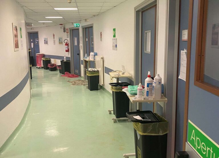 Coronavirus, per la prima volta da 2 mesi nessun deceduto al San Martino nelle ultime 24 ore