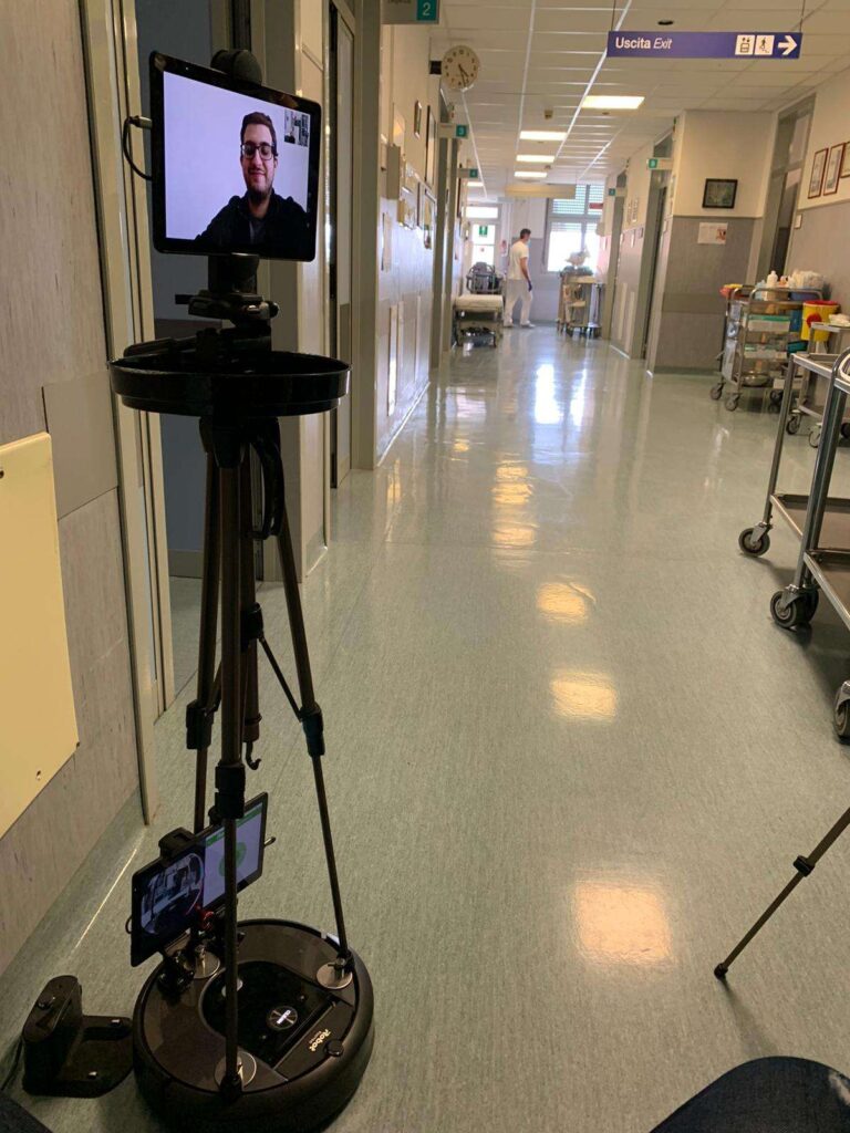 robot iit covid-19 telemedicina videochiamata