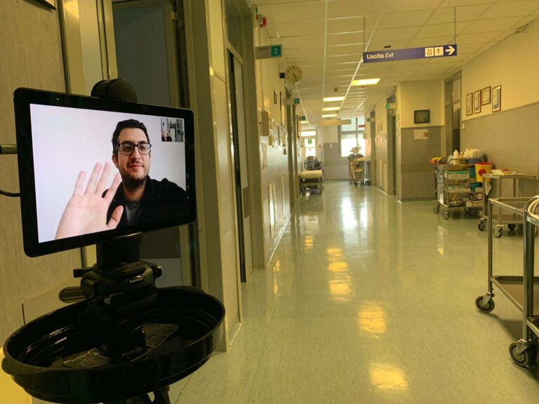 robot iit covid-19 telemedicina videochiamata