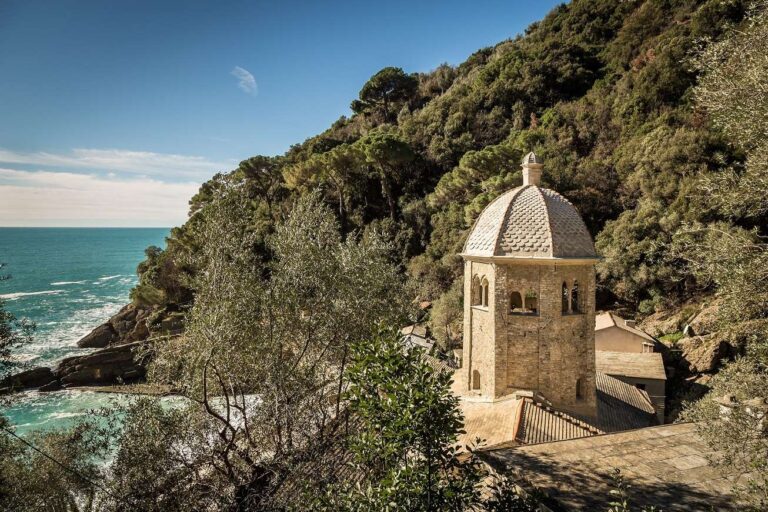 Abbazia di San Fruttuoso, Camogli (GE), Torre nolare Foto Dino Zanolin_2016© FAI – Fondo Ambiente Italiano