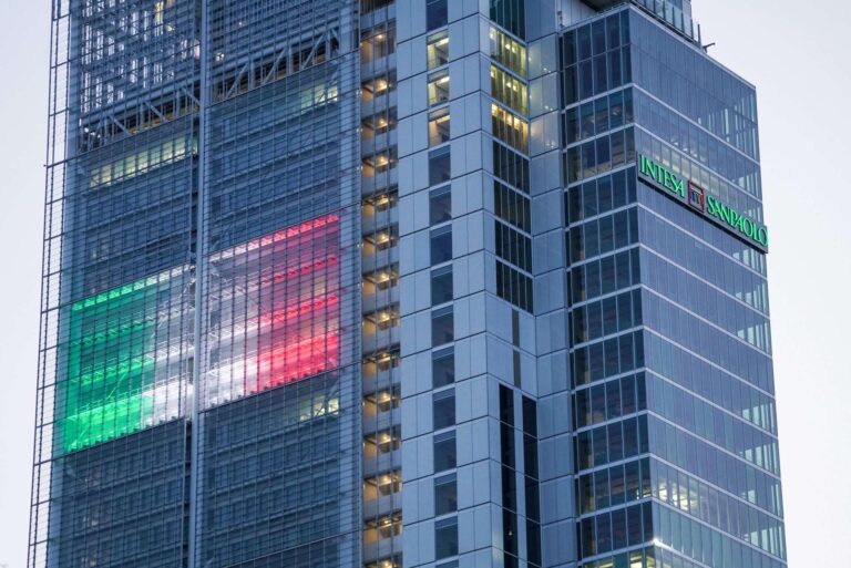 Intesa Sanpaolo, Messina: impegnati nel sostegno del paese in emergenza Covid