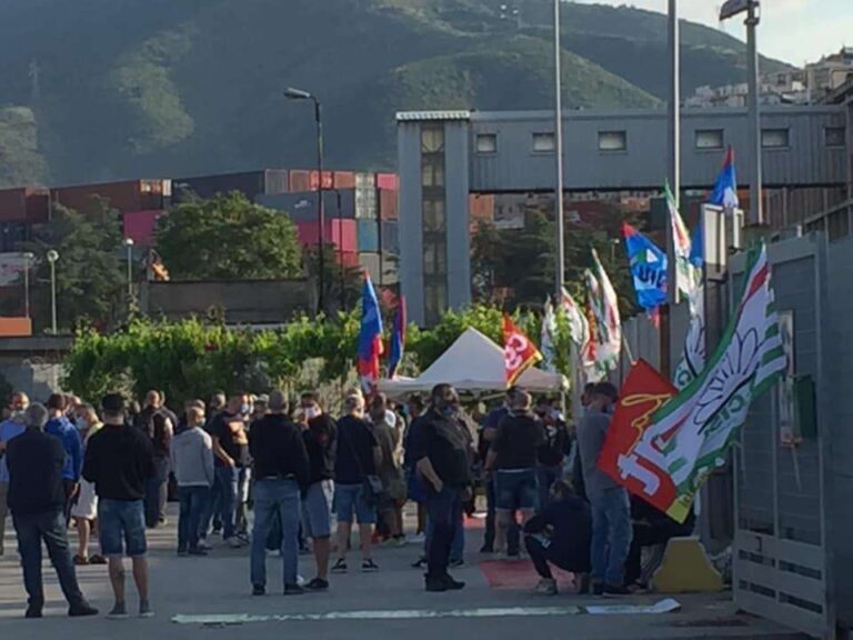 Arcelor Mittal, Genova: protesta lavoratori contro nuova richiesta di cassa integrazione