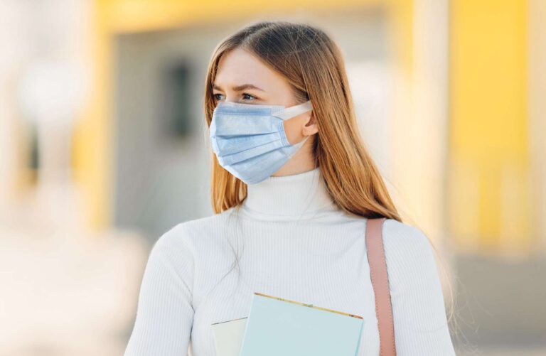 Vie con obbligo di mascherina a Genova, la Regione chiarisce