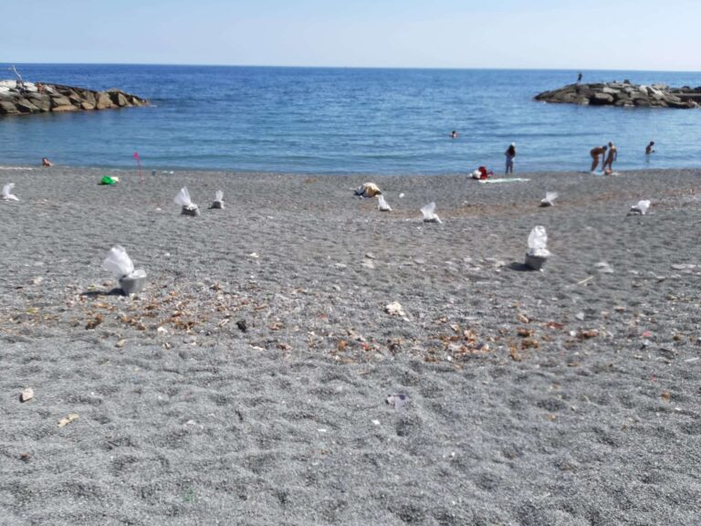 Spiagge libere, in arrivo contributi ai Comuni liguri per la spese di gestione