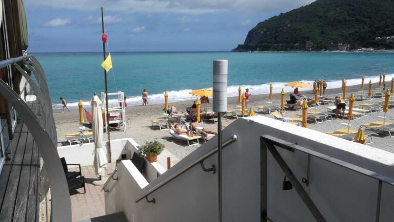 Concessioni balneari, Linea Condivisa e Lista Sansa attaccano la giunta Toti: «Servono linee di indirizzo chiare»