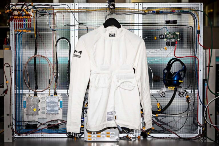 La genovese Omp firma la prima maglia racing che misura i parametri vitali del pilota