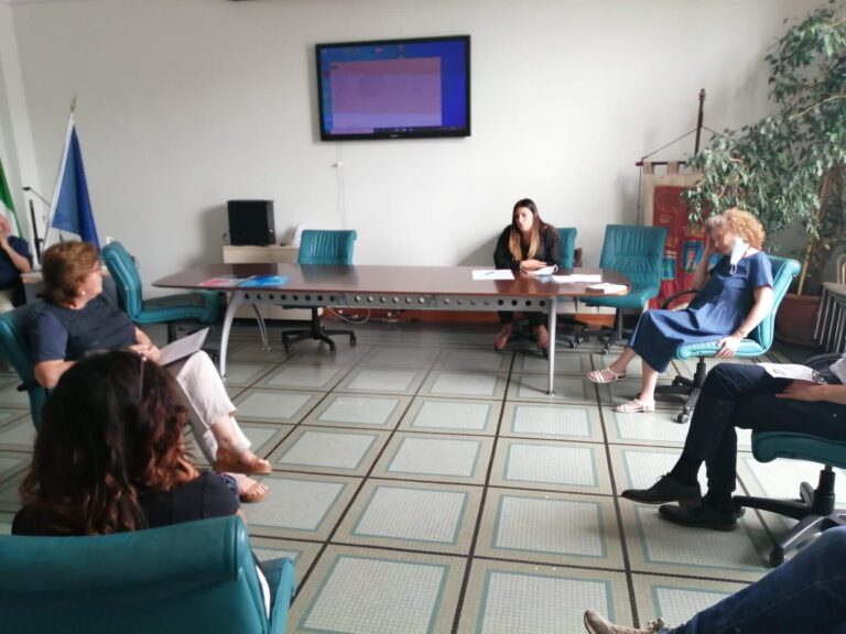 La Spezia, incontro Comune-dirigenti scolastici: nuovi arredi e recupero spazi tra le richieste più gettonate