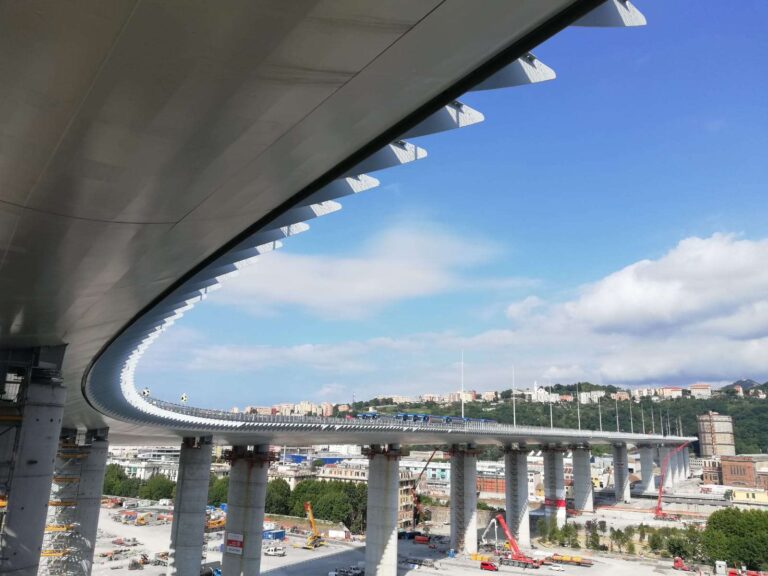 Webuild e Fincantieri consegnano le chiavi del nuovo ponte di Genova