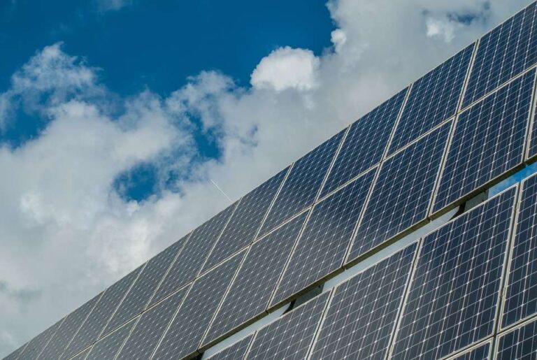 Uno studio guidato da Unige svela i meccanismi per prevenire l’ossidazione dei pannelli fotovoltaici