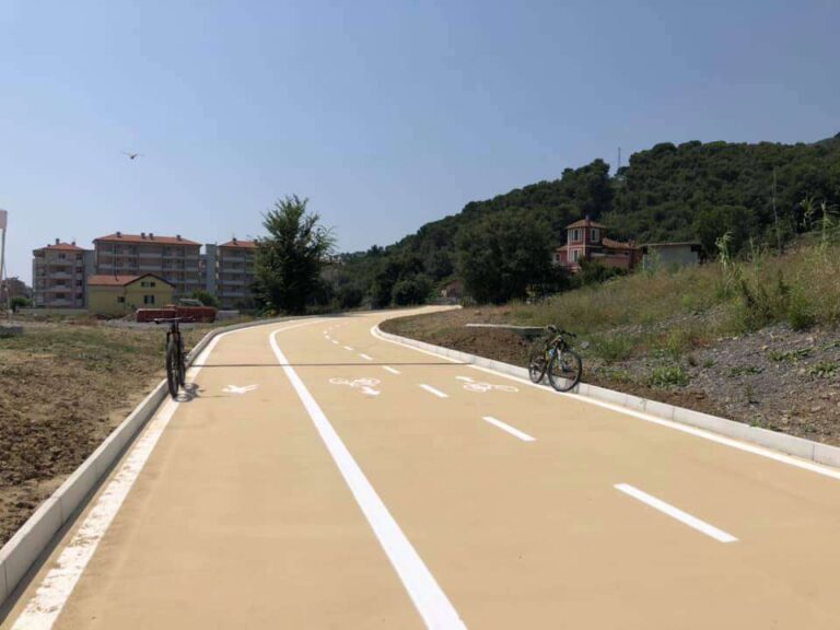 Andora, nuovo tratto di pista ciclabile