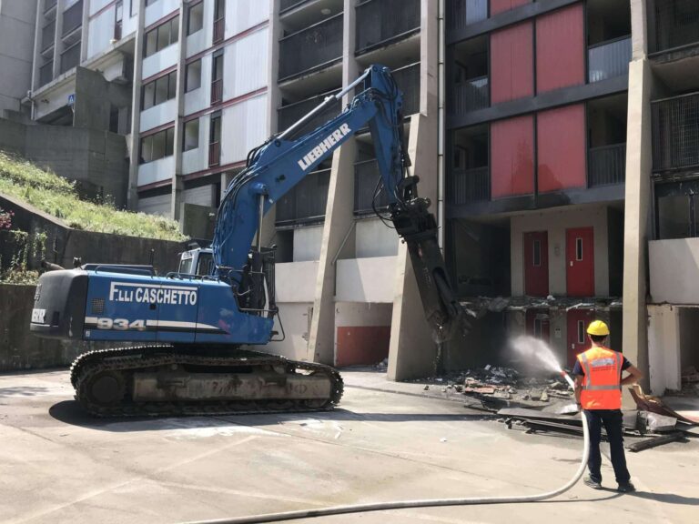 Begato, iniziati i lavori di demolizione delle Dighe