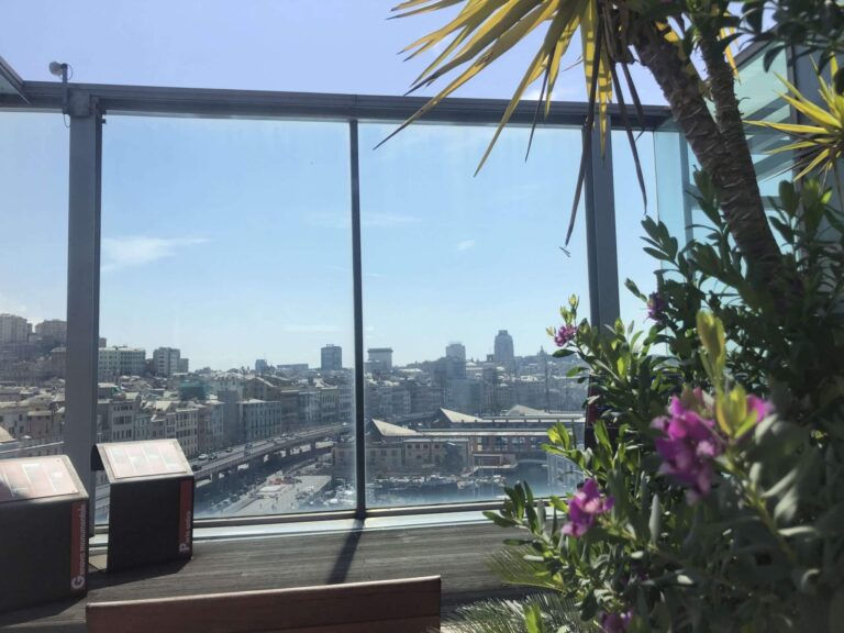 Genova: la terrazza Mirador del Galata si rifà il look