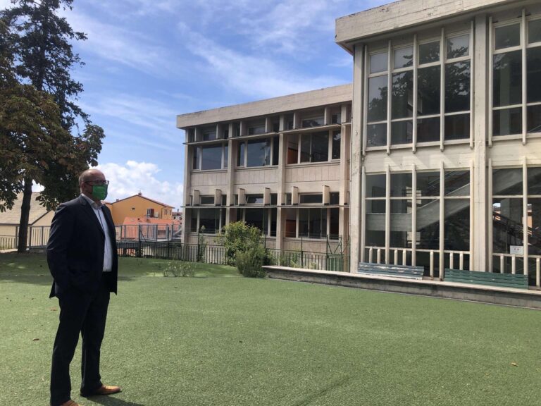 Chiavari, firmato il contratto per l’adeguamento sismico delle scuole Mazzini Est