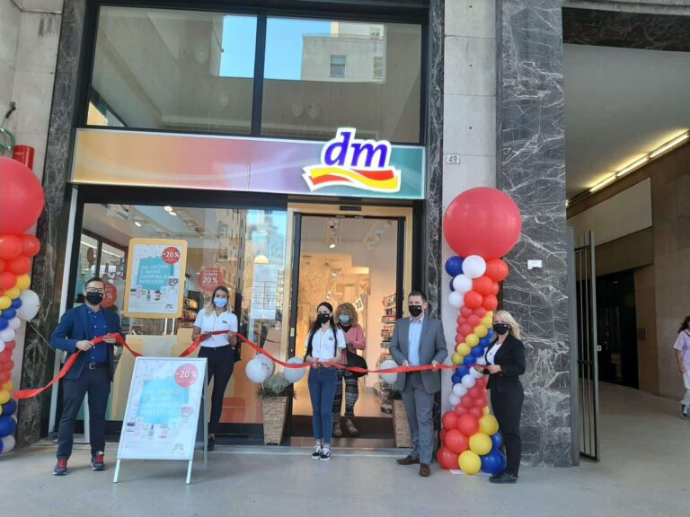 Dm raddoppia a Genova: aperto il nuovo punto vendita in piazza Dante