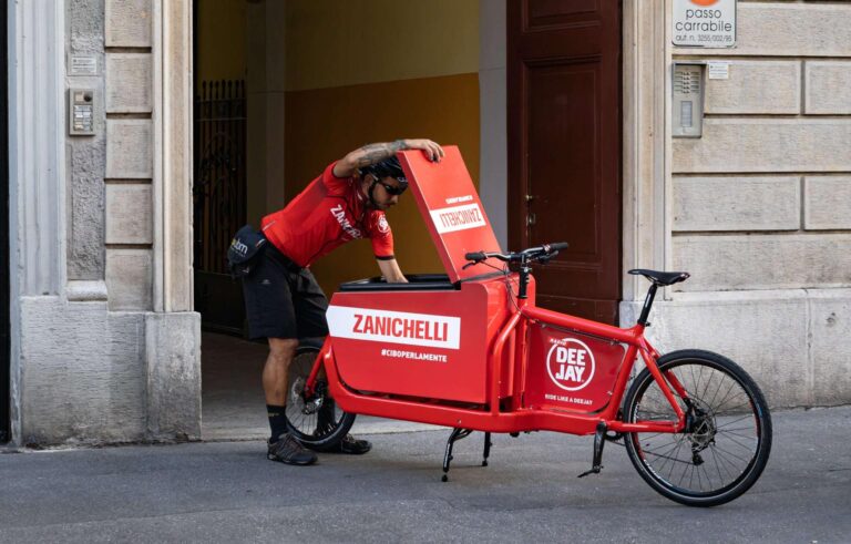 Lo Zingarelli 2021 si promuove anche a Genova con cartoline postali sull’etimologia dell’italiano