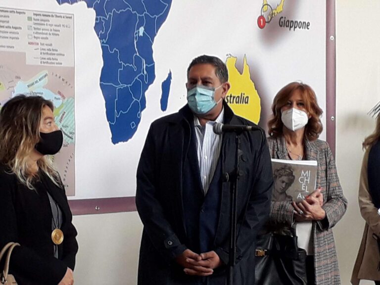 Covid, Toti: «Nessun coprifuoco, a Genova zone di divieto assoluto di assembramento»