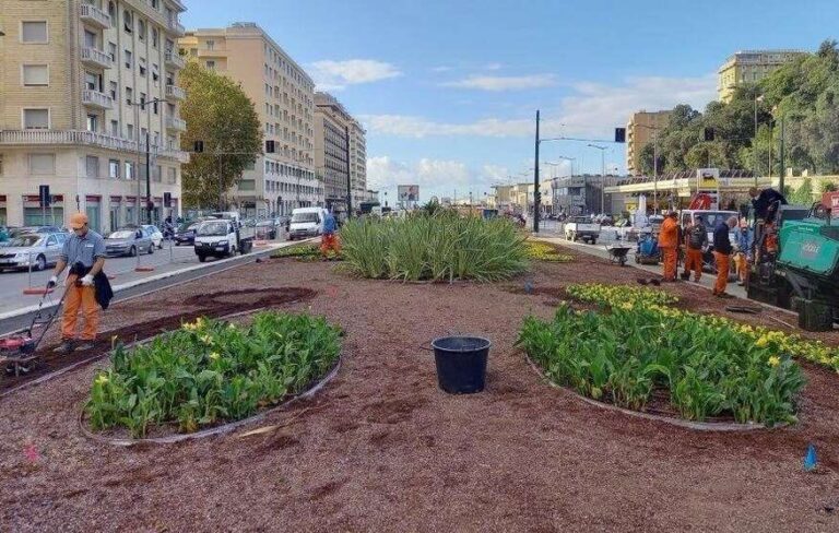 Genova, completata la terza aiuola di viale Brigate Partigiane