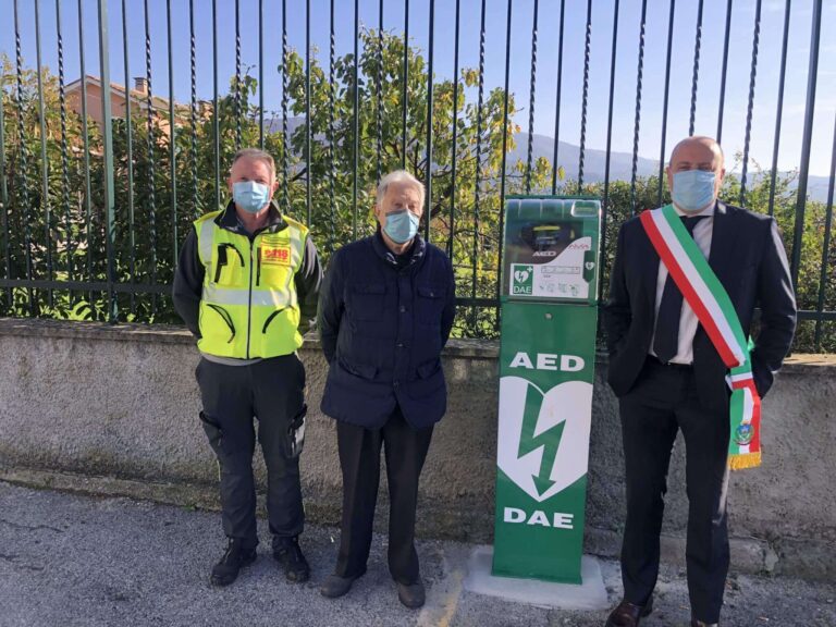 A Chiavari 15 defibrillatori installati
