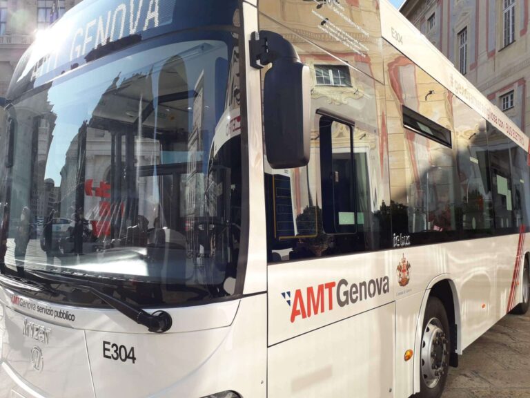 Amt Genova: dal 16 novembre in servizio i nuovi bus elettrici sulla linea 44