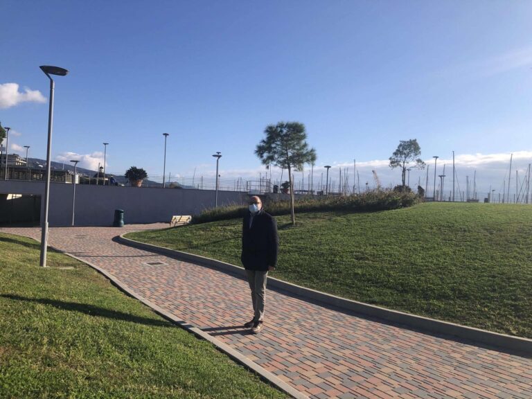 Chiavari, nuovo look per la spiaggetta del porto