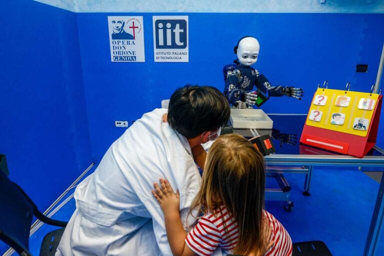 L’umanoide iCub dell’Iit per la prima volta in un centro clinico per trattare l’autismo