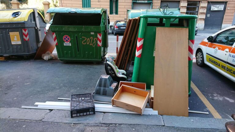 Rifiuti ingombranti, verso aumento Ecovan e gratuità del ritiro a livello strada in tutta Genova