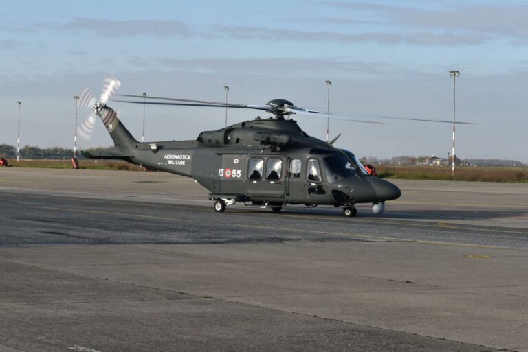 Leonardo consegna all’Aeronautica Militare il primo elicottero Hh-139B