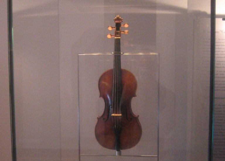 Premio Paganini, al Carlo Felice di Genova il 26 ottobre il Cannone suonerà per il Gaslini