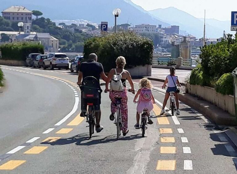 Genova, via libera dalla giunta ai progetti per la nuova pista ciclabile di corso Italia
