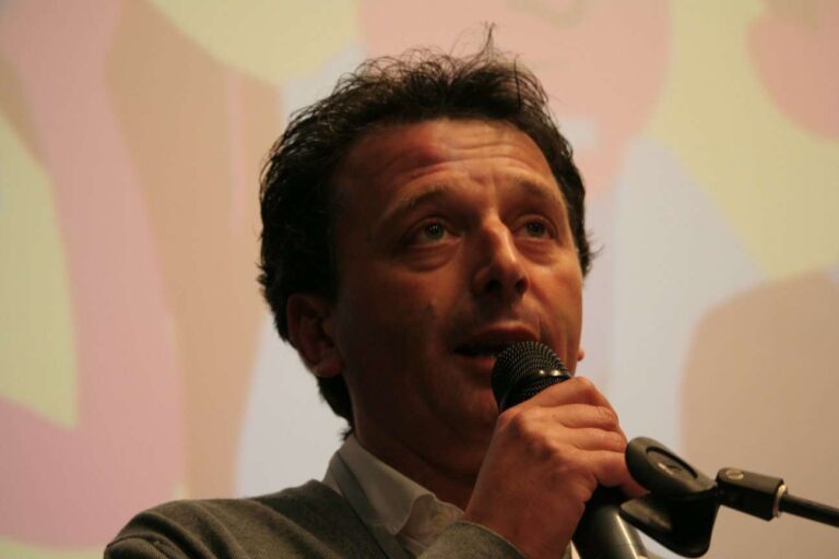 Biglietto Ita Airways Genova-Roma a oltre 500 euro, interrogazione del deputato Pastorino ai ministri Urso e Salvini