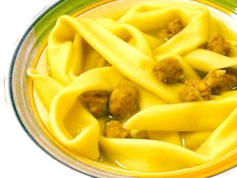 Natalini in brodo, i maccheroni di Natale alla genovese