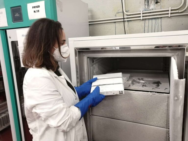 Covid, Clic Medicina: «Il piano vaccinale dimentica caregiver e disabili in comunità»