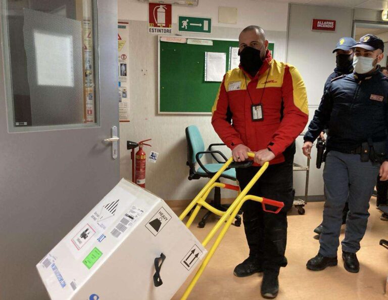 Vaccini anticovid: in arrivo per la Liguria altre 11.700 dosi, Pfizer ne ha tagliate oltre 10 mila