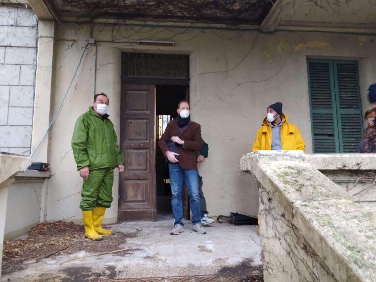 Andora, al via lo sgombero di Villa Laura