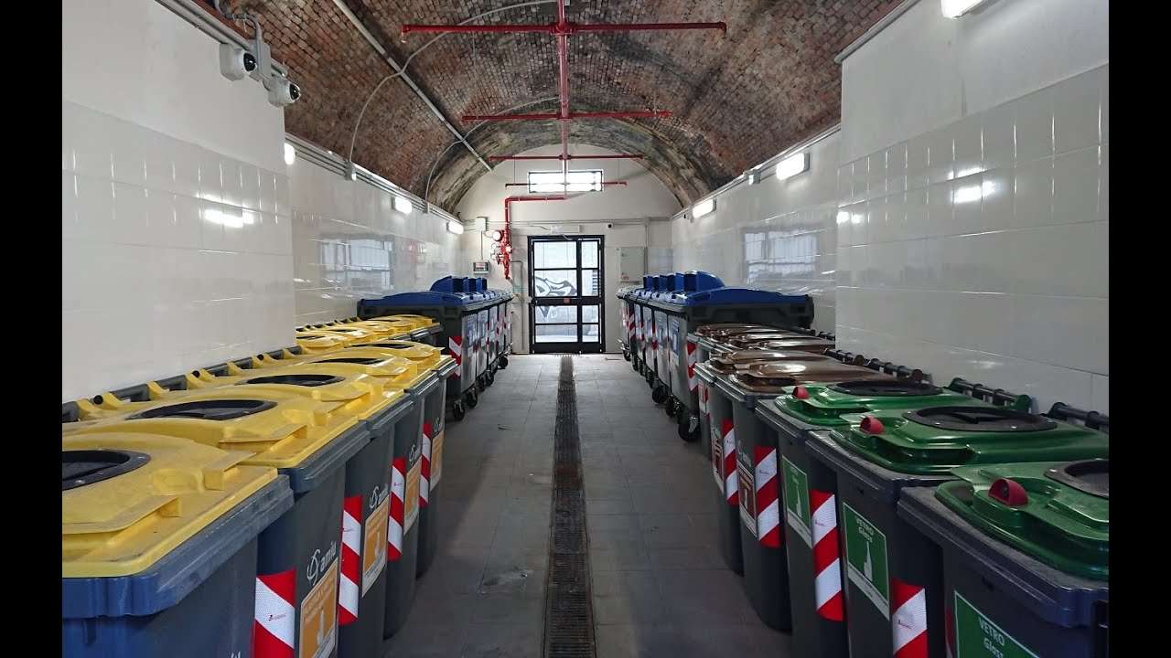 Amiu: a Sampierdarena due nuovi ecopunti e un ecocompattatore per far crescere la differenziata