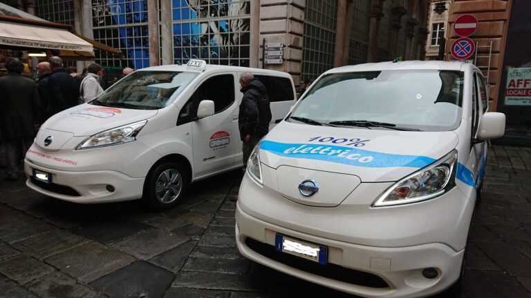 Amt: da lunedì 6 torna in servizio la navetta elettrica nel centro storico di Genova